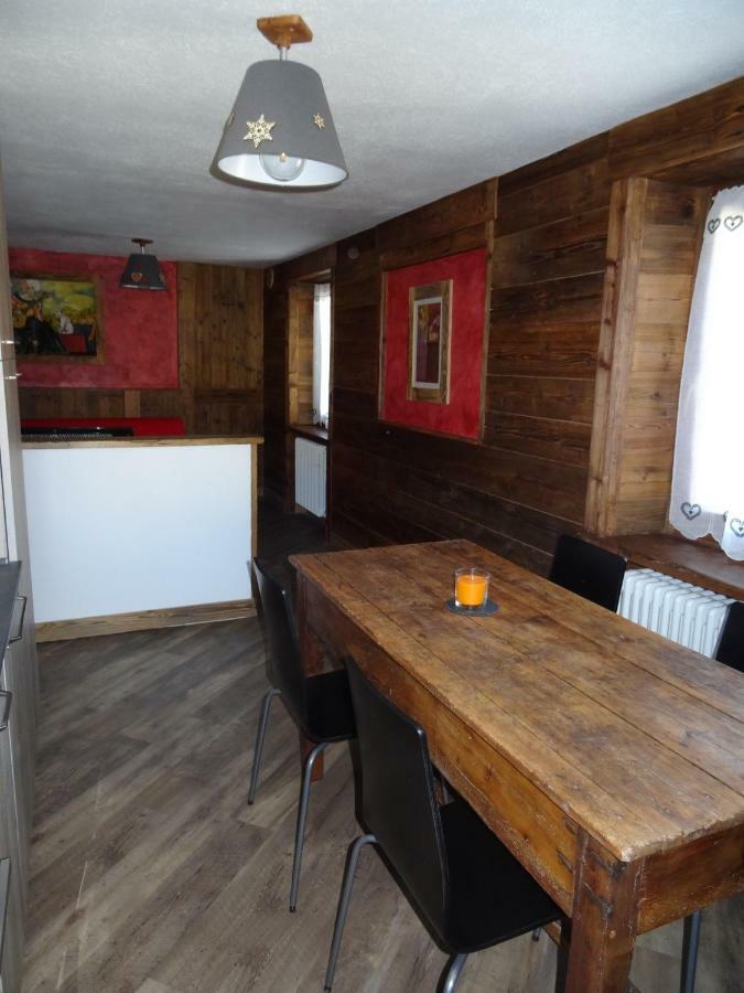 Maison D'antan Ad Uso Turistico Vda Charvensod N 0022 Аоста